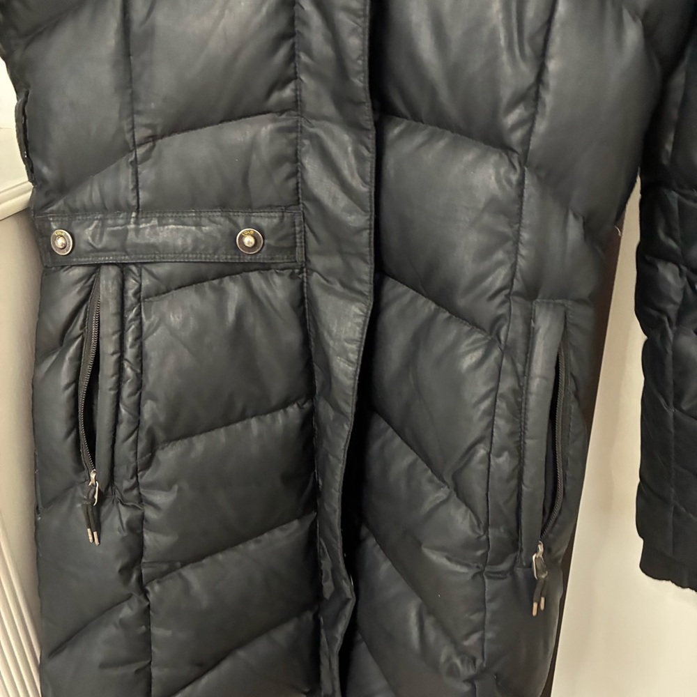 Lole Women's Black Puffer Jacket. Duck feather filled. Size small. EUC. - Picture 4 of 16
